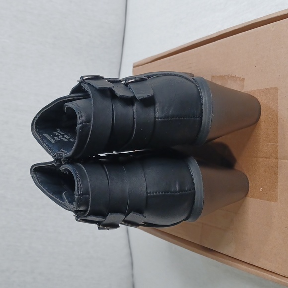 Journee Collection Strap Heeled Boots - Picture 5 of 8